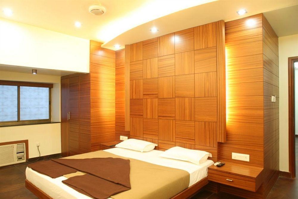 Hotel Trimoorti Calcutta Extérieur photo