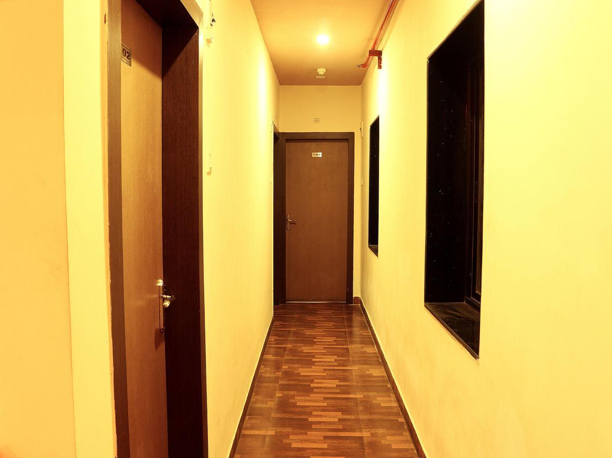 Hotel Trimoorti Calcutta Extérieur photo