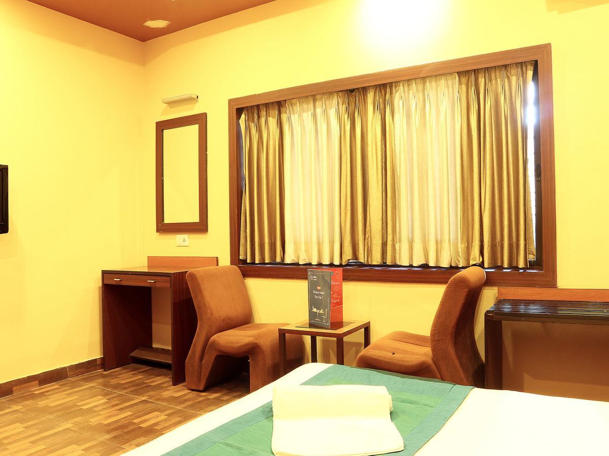 Hotel Trimoorti Calcutta Extérieur photo