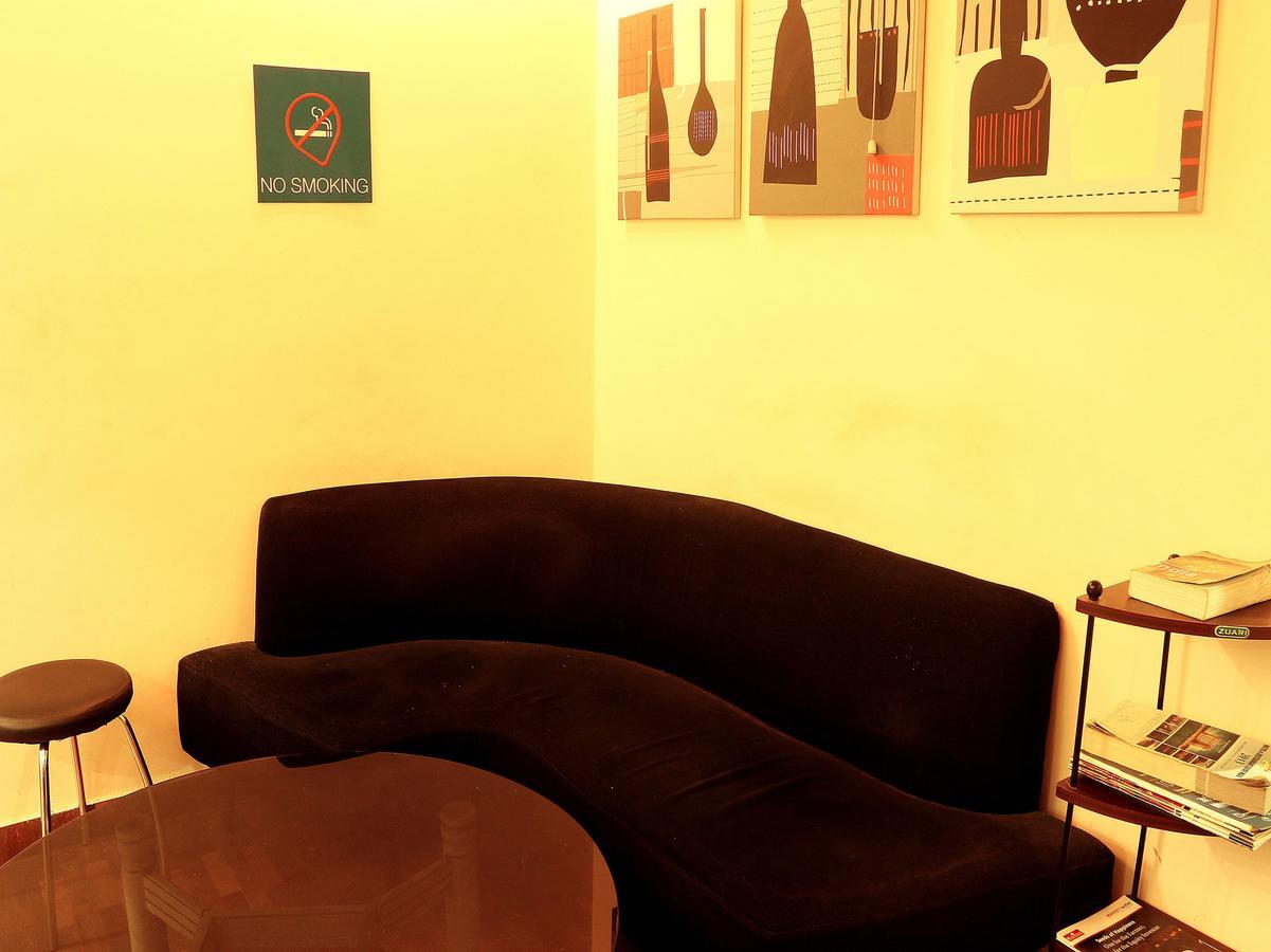 Hotel Trimoorti Calcutta Extérieur photo